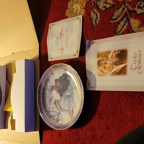 Trisha Romance Evening Skaters Plate - Picture 3 of 7